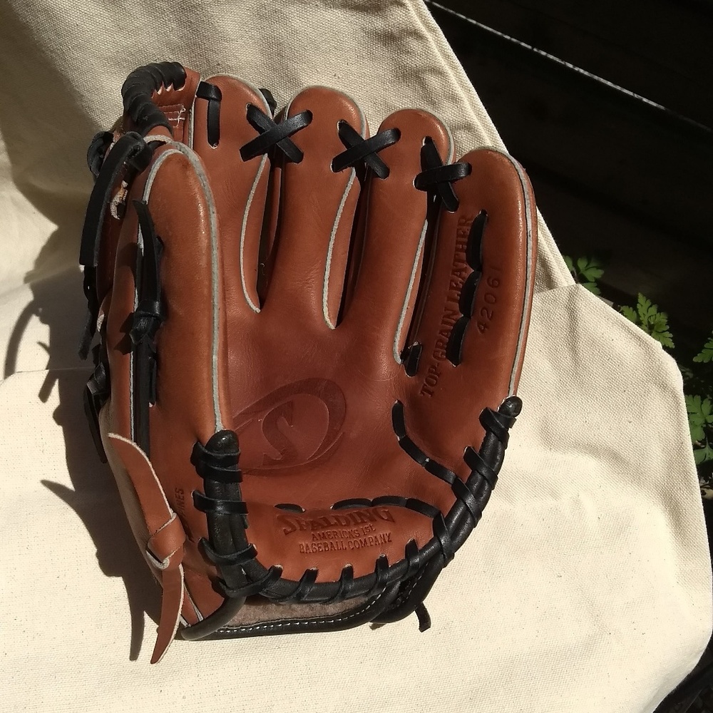 Spalding True to the Game Series I-Web 11.5-inch
